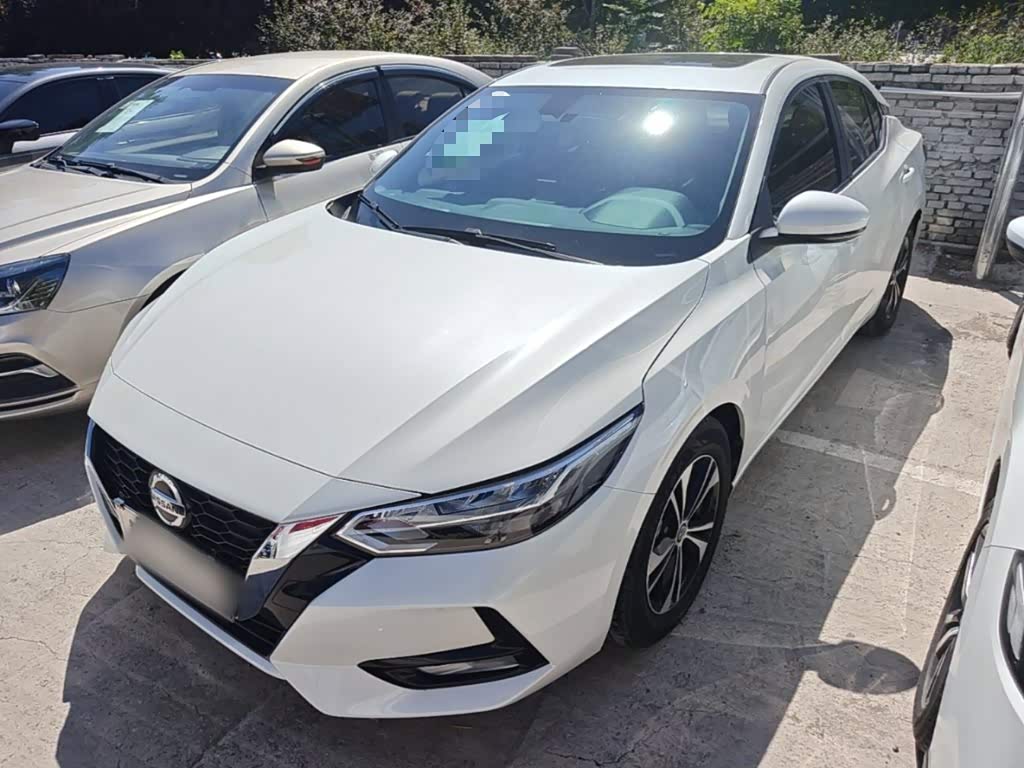 Nissan Sylphy 1.6 л 2023 г. Белый, пробег 8700 км
