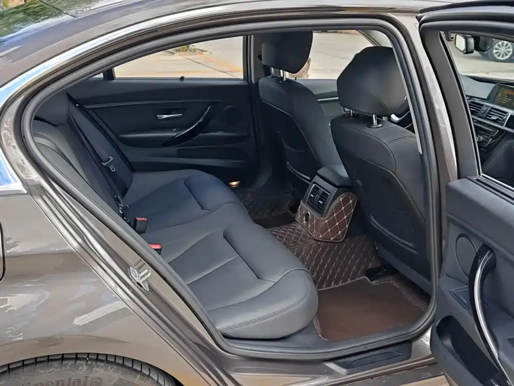 BMW 3 Series — миниатюра 12
