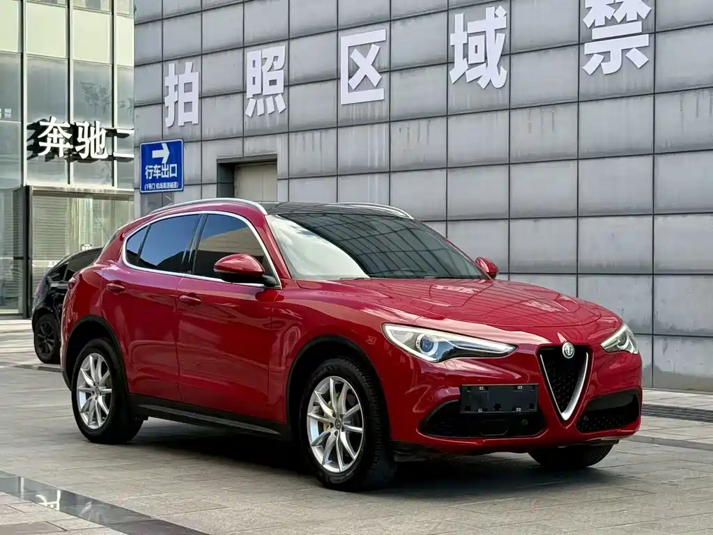 Alfa Romeo Stelvio — миниатюра 3