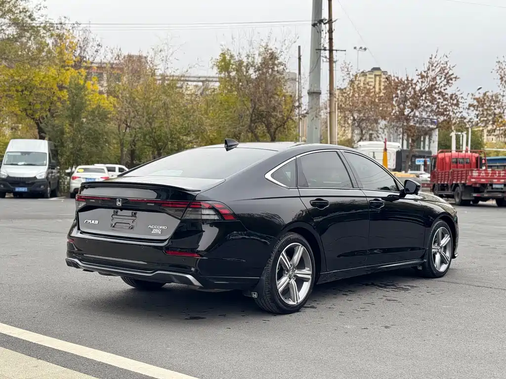 Honda Accord 2023 — фото 13