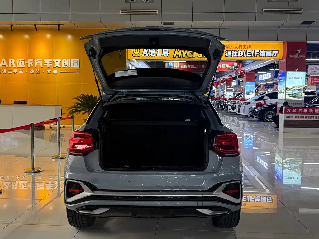 AUDI Q2L