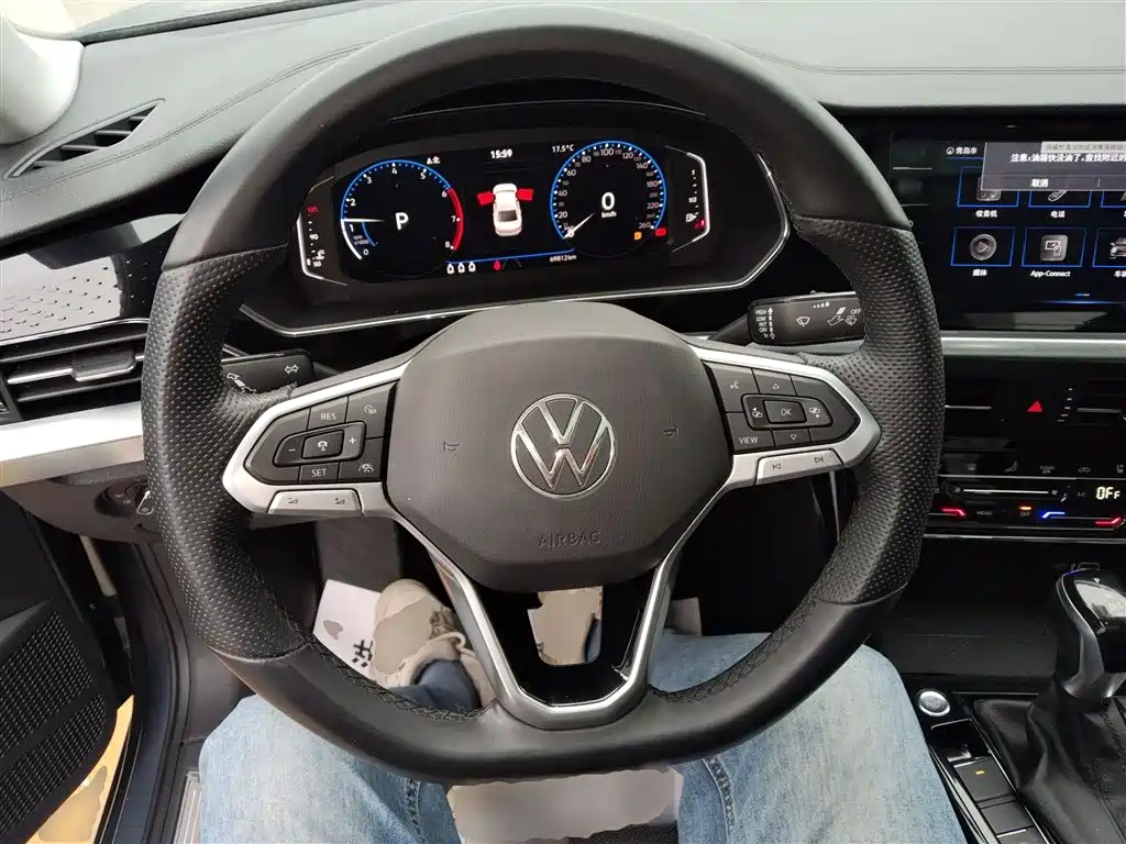 Volkswagen Passat 2022 330TSI Luxury
