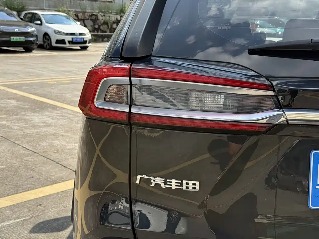 Toyota Wildlander — миниатюра 6