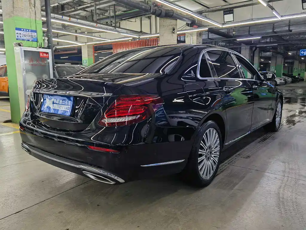 MERCEDES-BENZ E CLASS