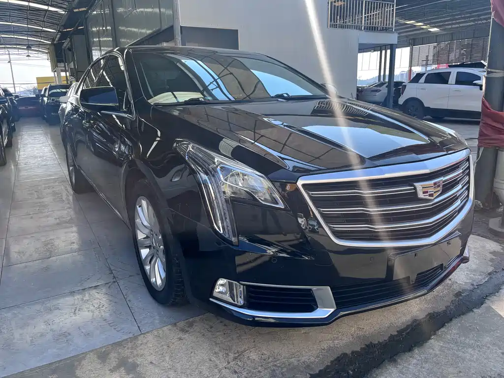 CADILLAC XTS