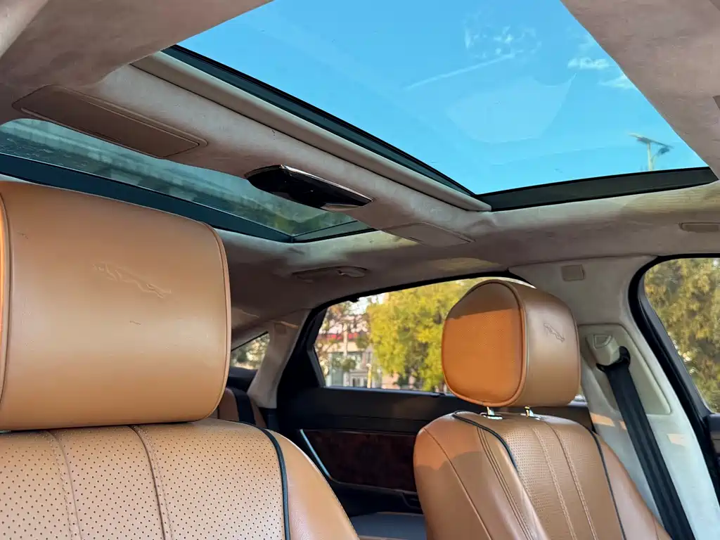 Jaguar XJ — миниатюра 11