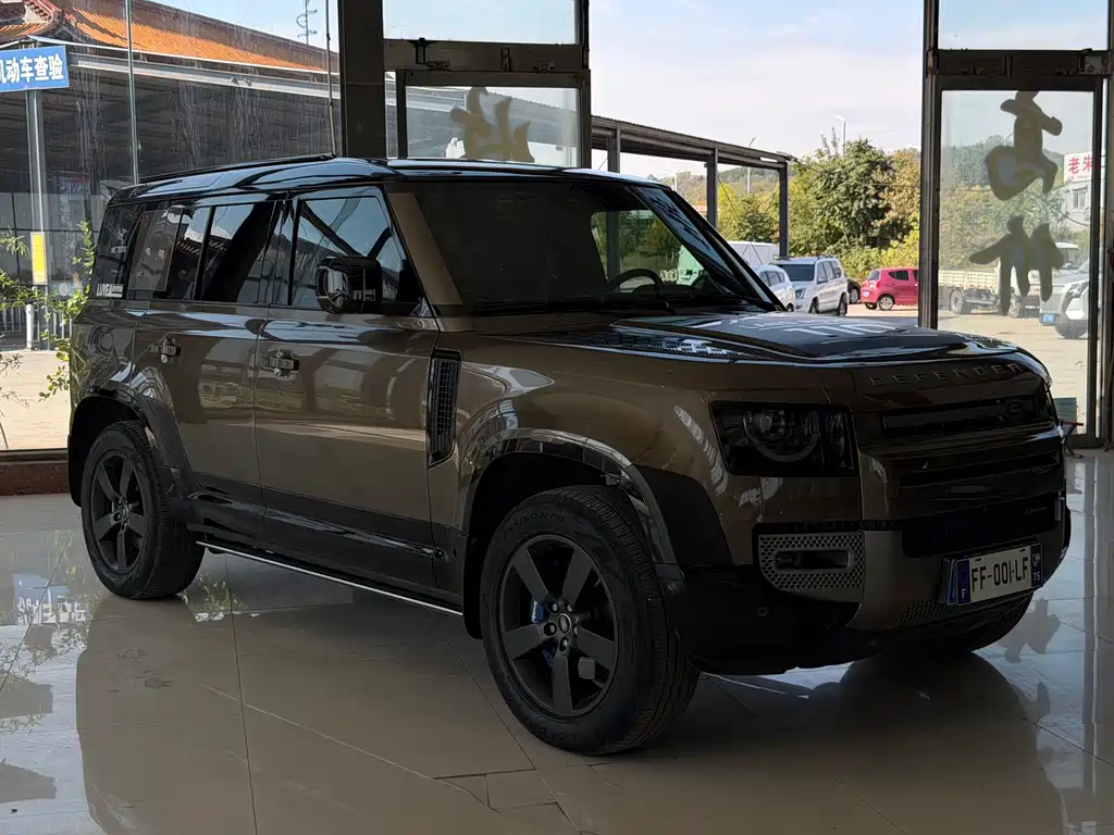 Land Rover Defender 2023 — фото 3