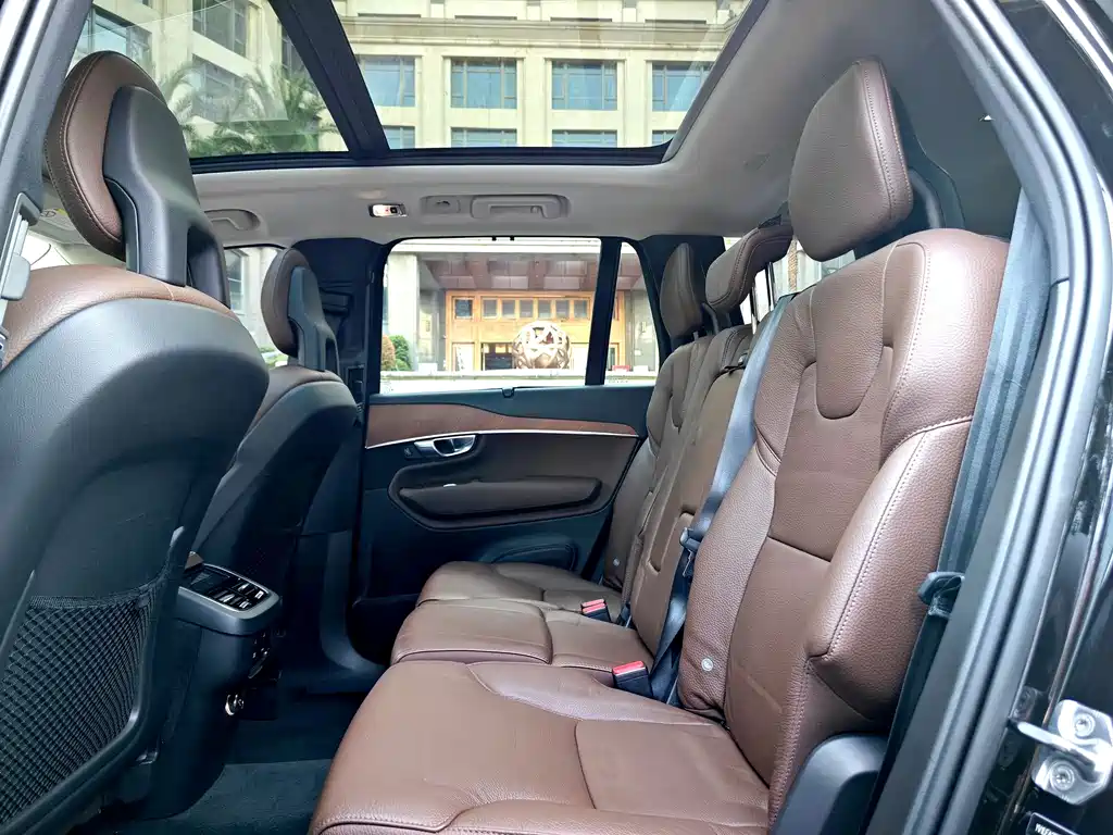 Volvo XC90 — миниатюра 23