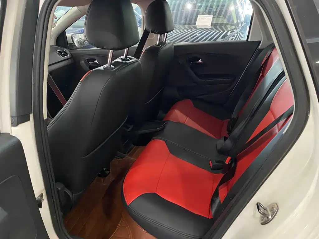 Volkswagen Polo — миниатюра 7