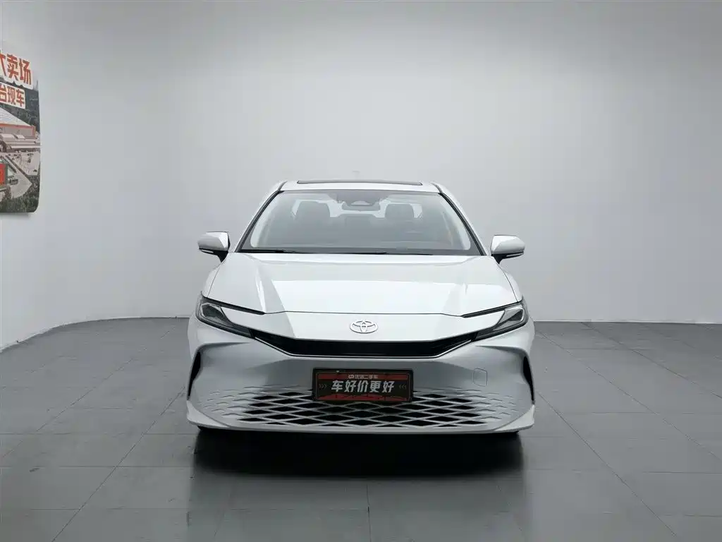 Toyota Camry 2024 2.0GVP Luxury