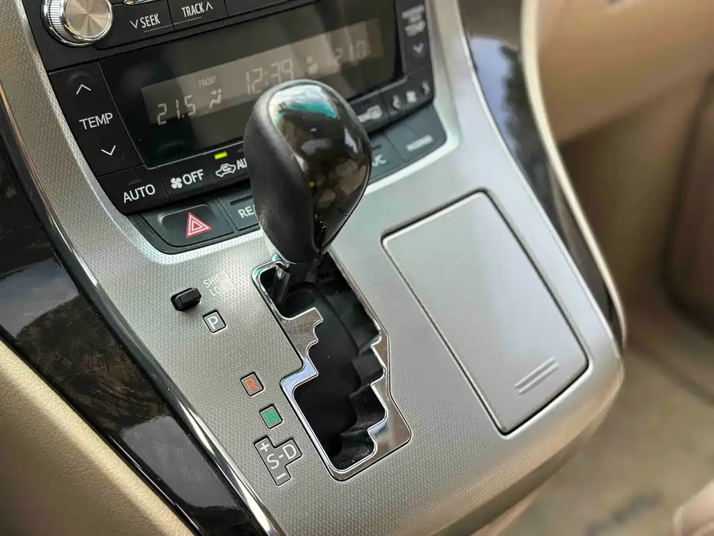 Toyota Alphard 2012 3.5L Luxury