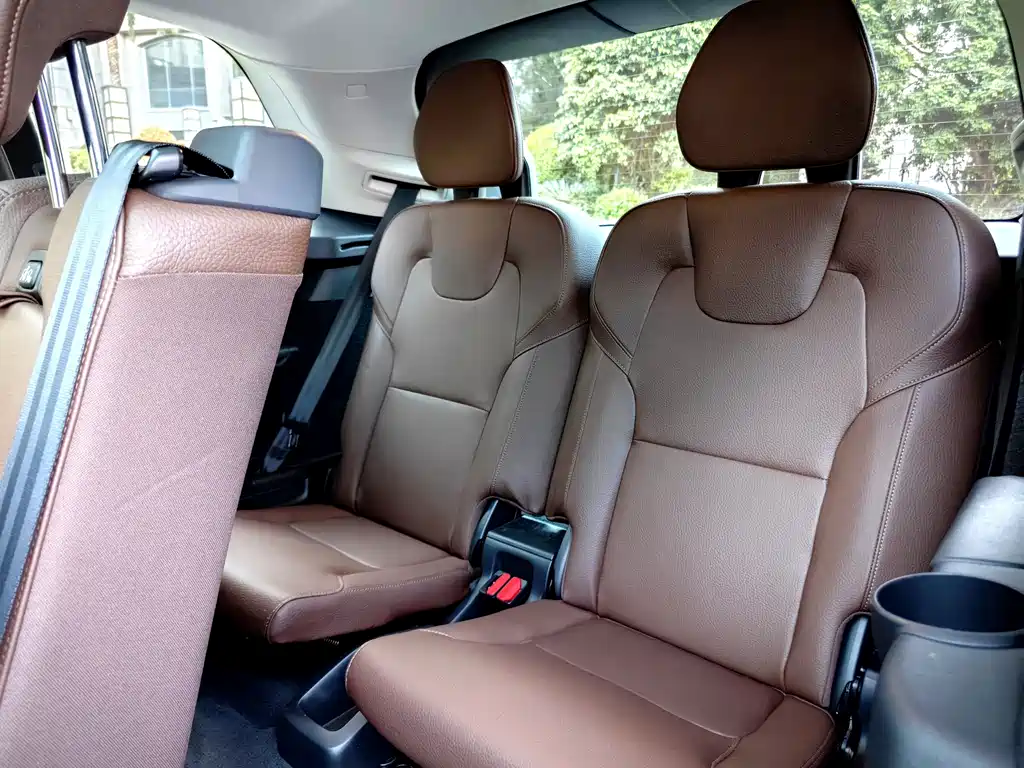 Volvo XC90 — миниатюра 30