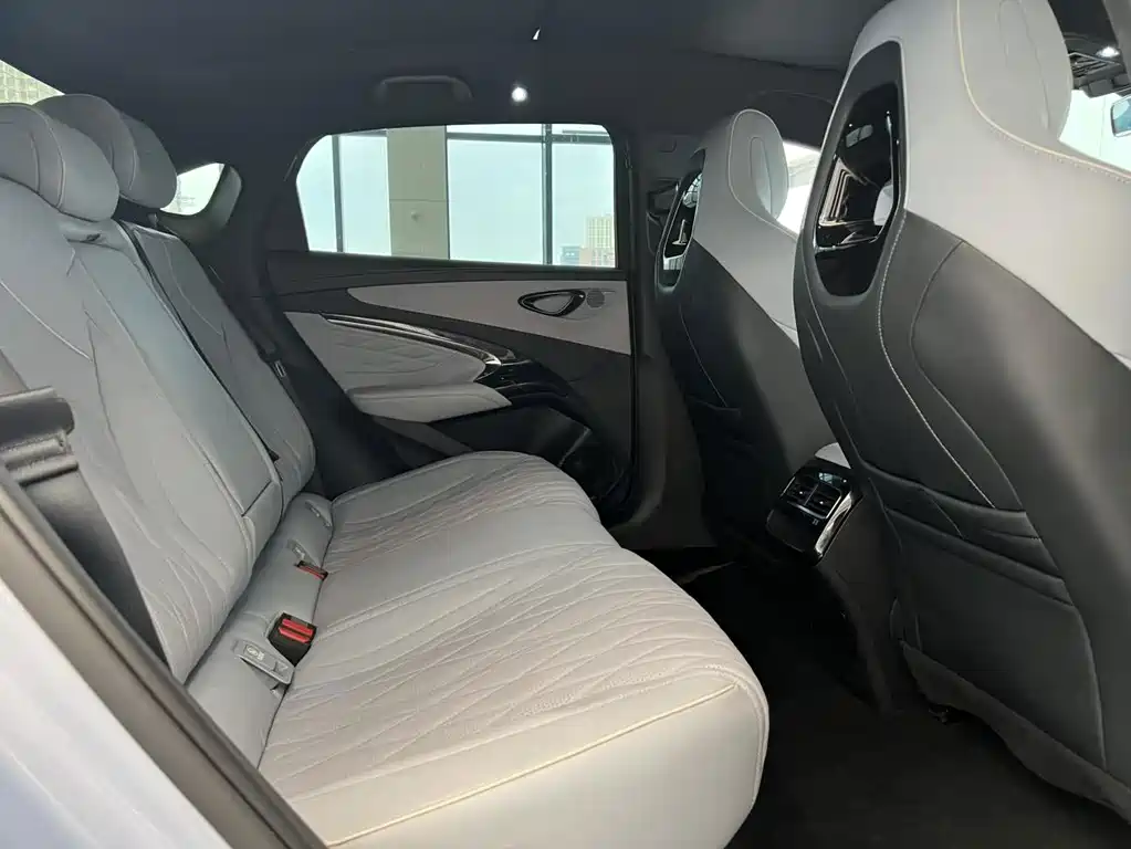 BYD Seal 2022 — фото 12