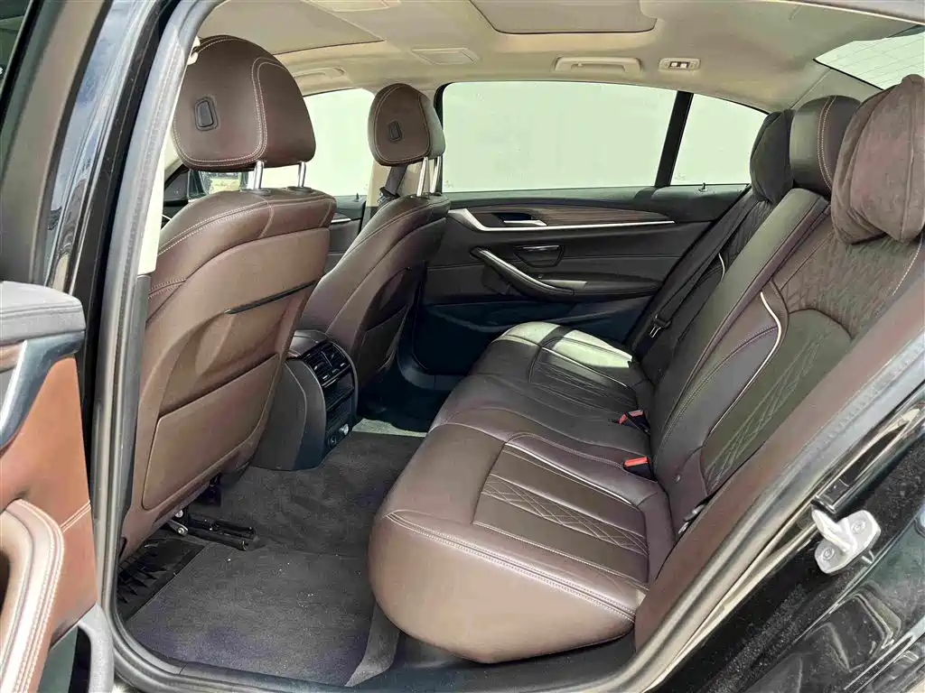 BMW 5 Series 5 2019 530Le Luxury