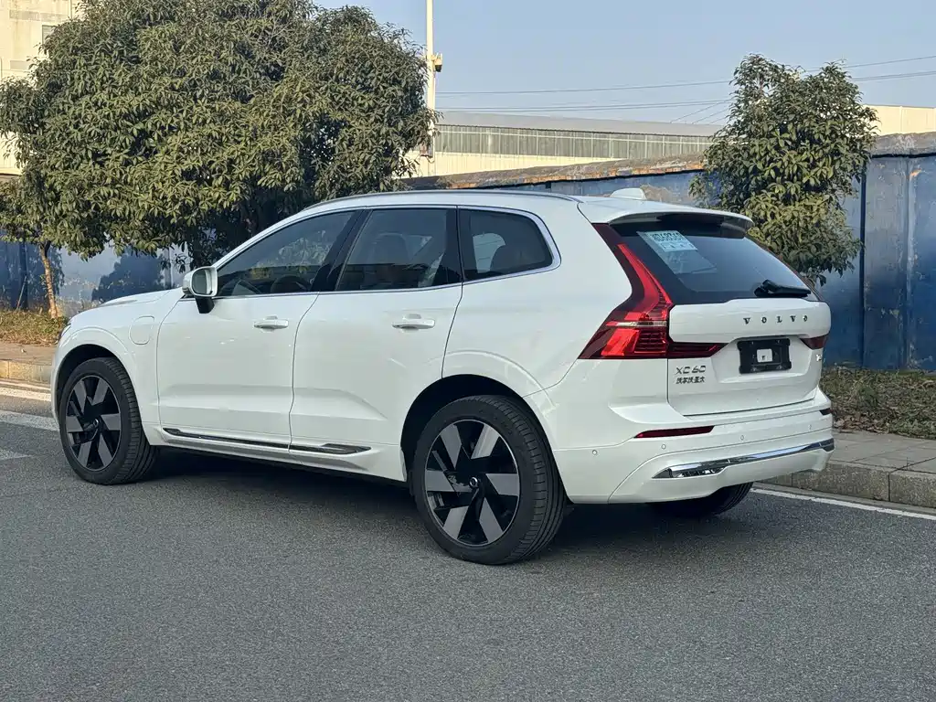 VOLVO XC60 PLUG IN HYBRID