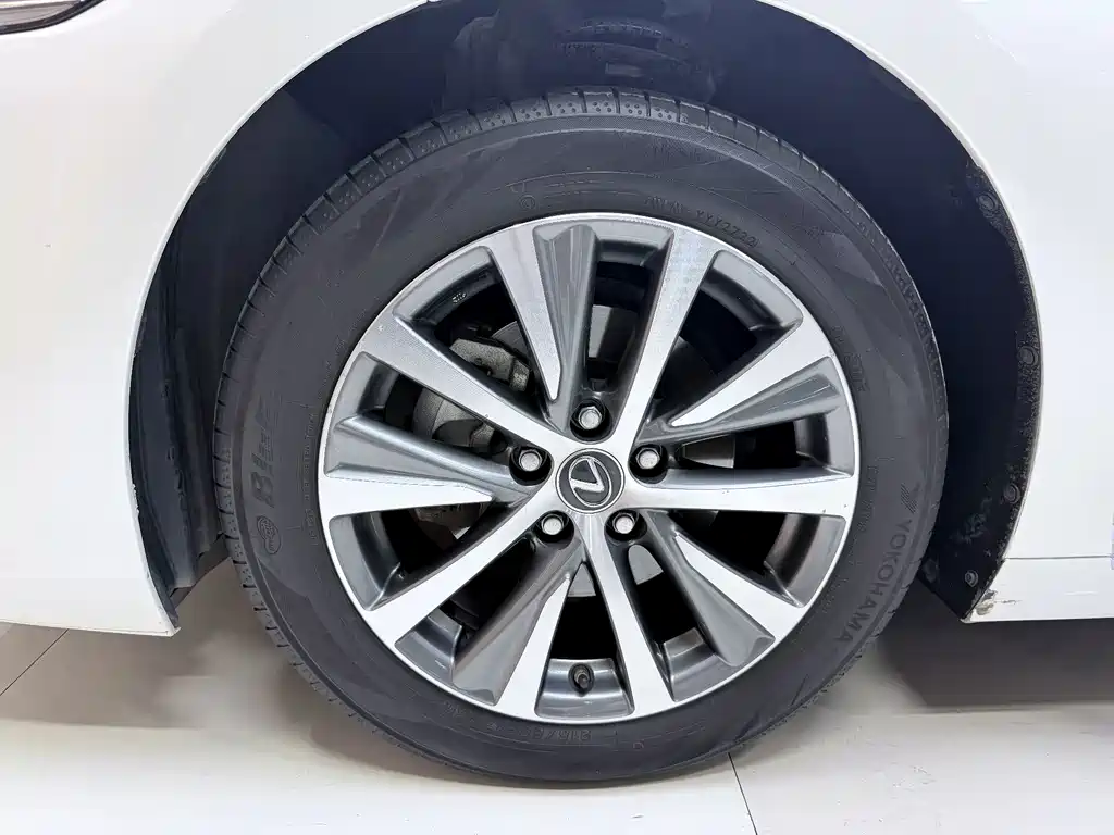 Lexus ES — миниатюра 14