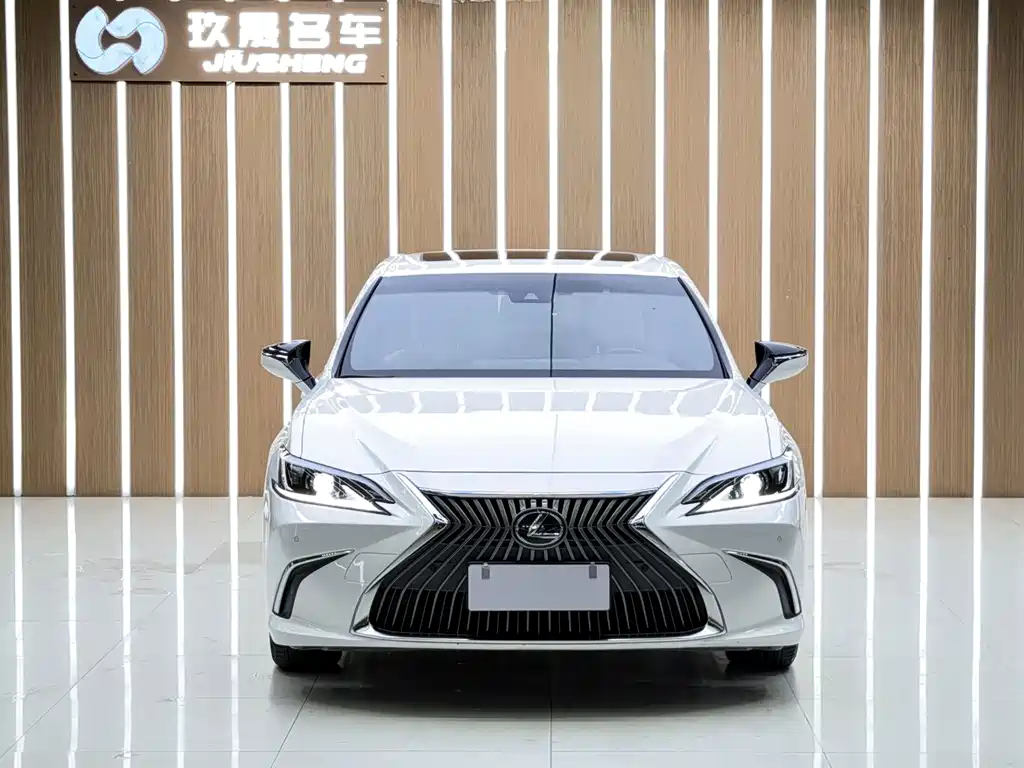 Lexus ES — миниатюра 2