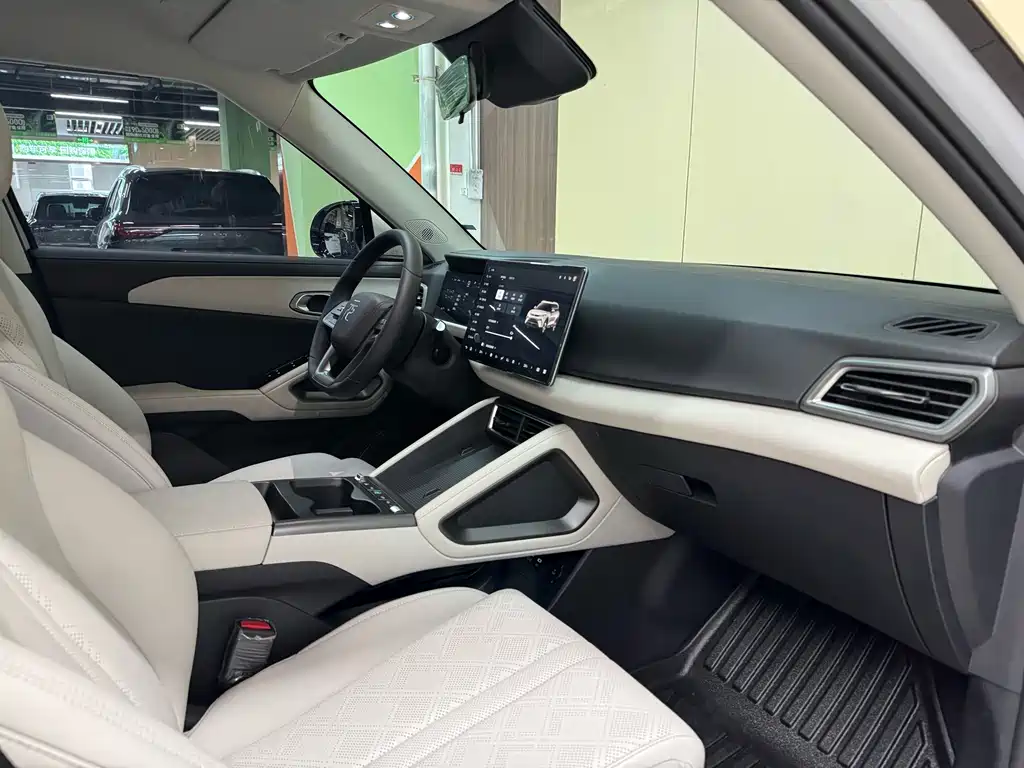 BYD Yuan UP — миниатюра 10