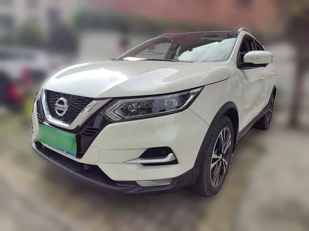 Nissan Qashqai 2.0 л 2021 г. Белый, пробег 23500 км