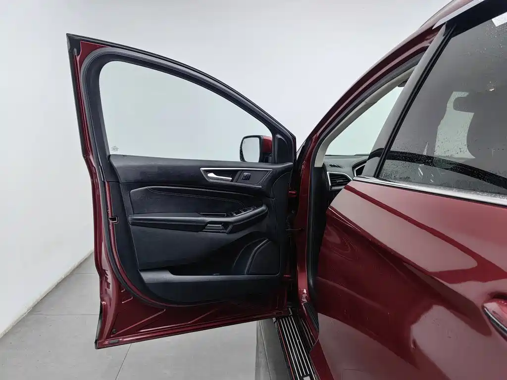 Ford Edge — миниатюра 8