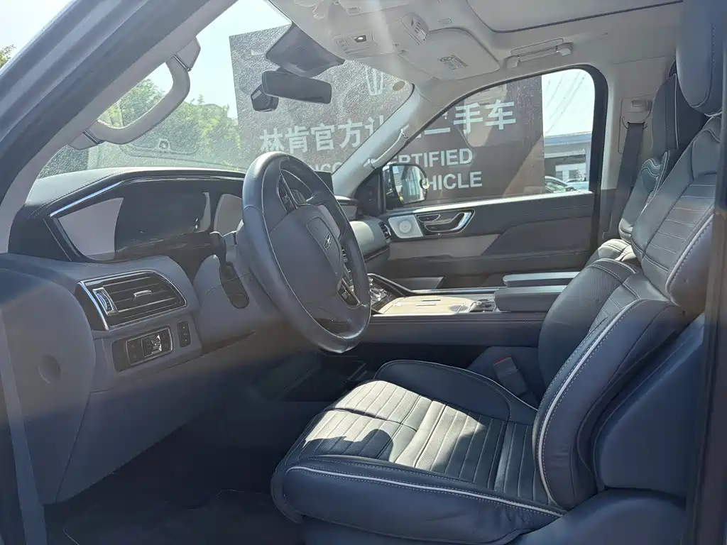 Lincoln Navigator — миниатюра 22