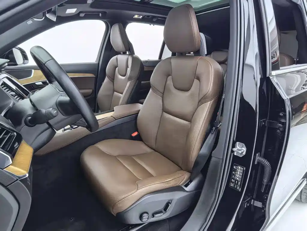 Volvo XC90 — миниатюра 20