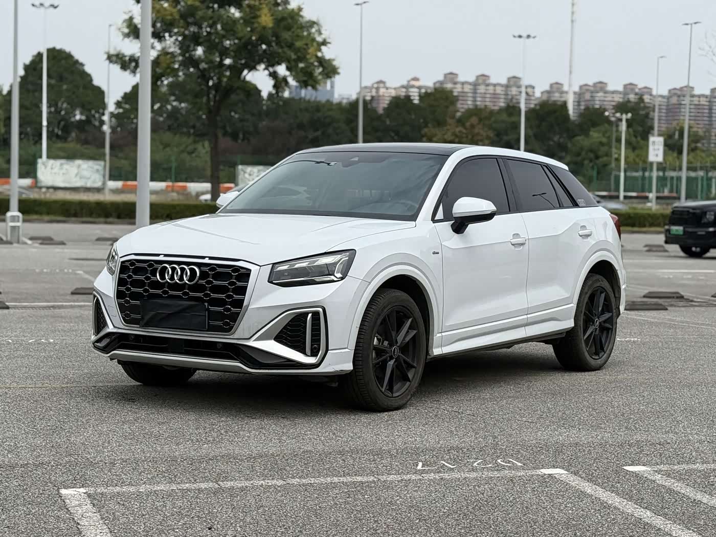 Audi Q2L 1.4 л 2021 г. Белый, пробег 28000 км