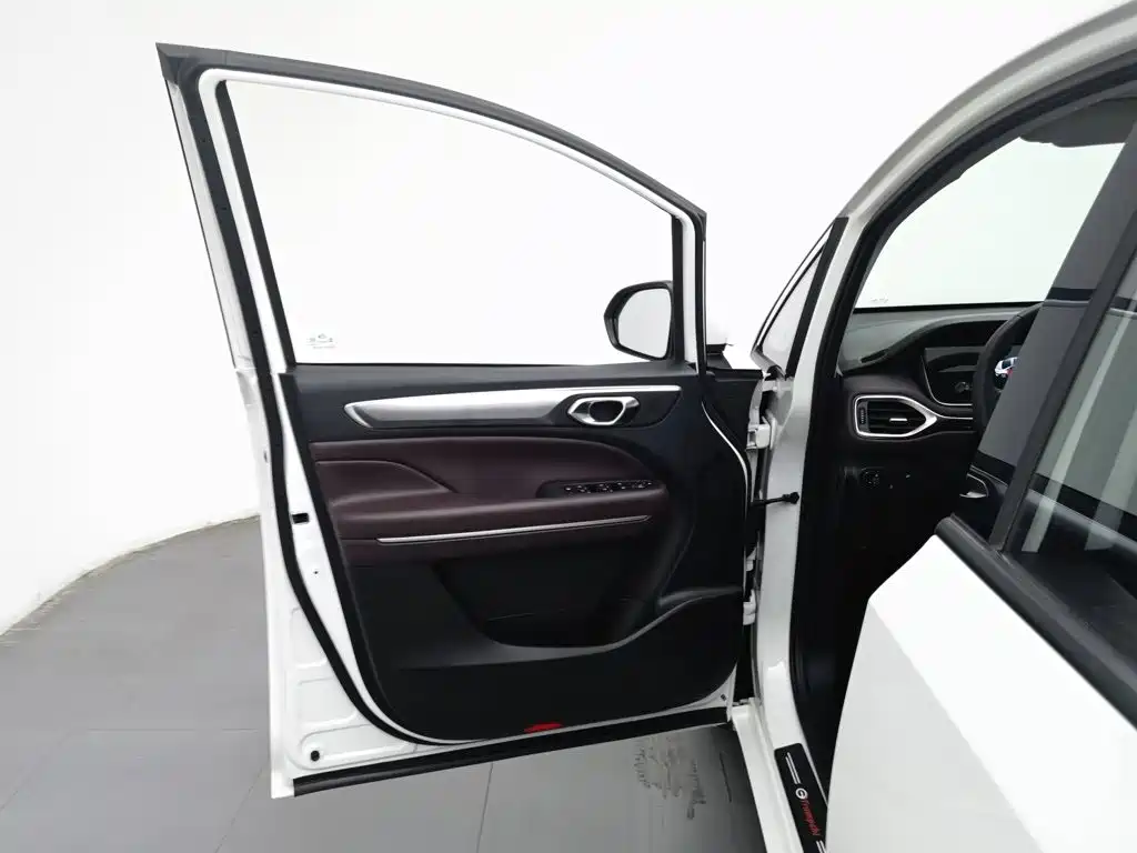 GAC Motor Trumpchi M6 — миниатюра 8
