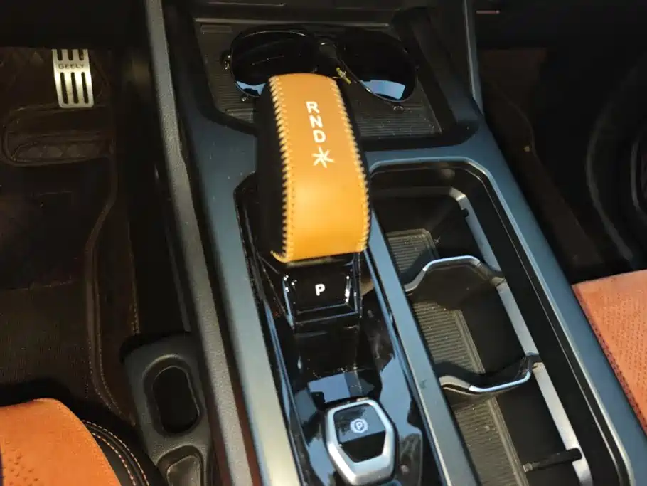 Geely Haoyue L — миниатюра 16