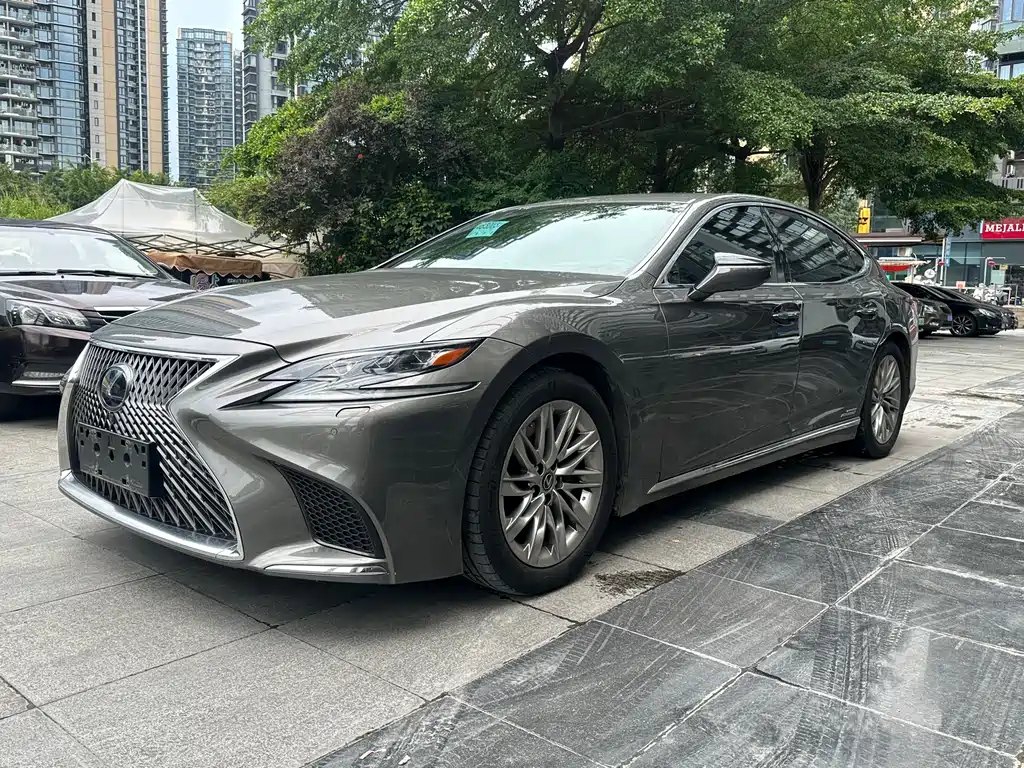 Lexus LS 2018 500h Luxury V
