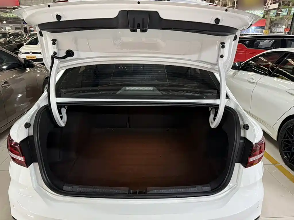 Volkswagen Lavida — миниатюра 15