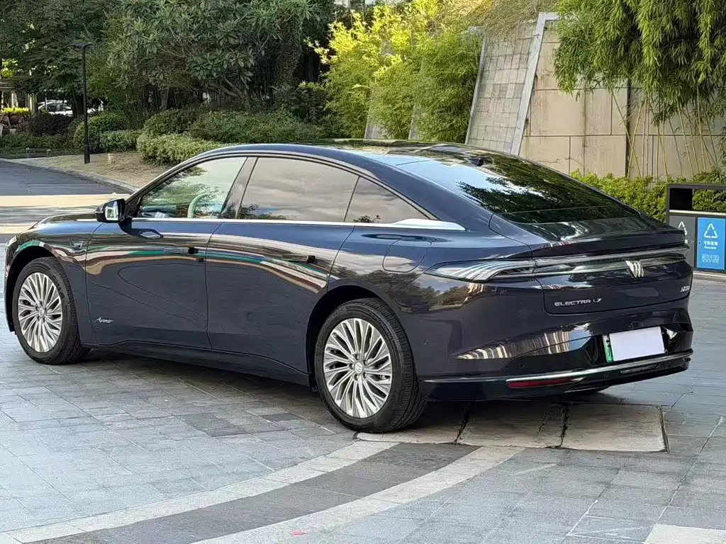 Buick Electra L7 — миниатюра 7