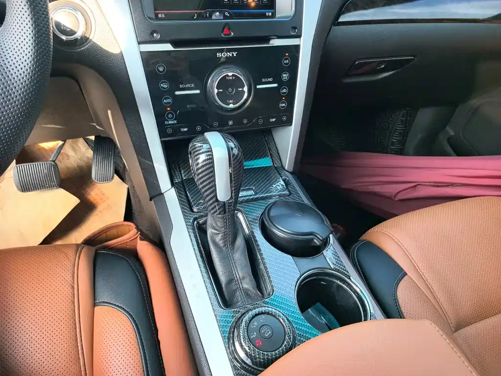 Ford Explorer (Import) — миниатюра 15