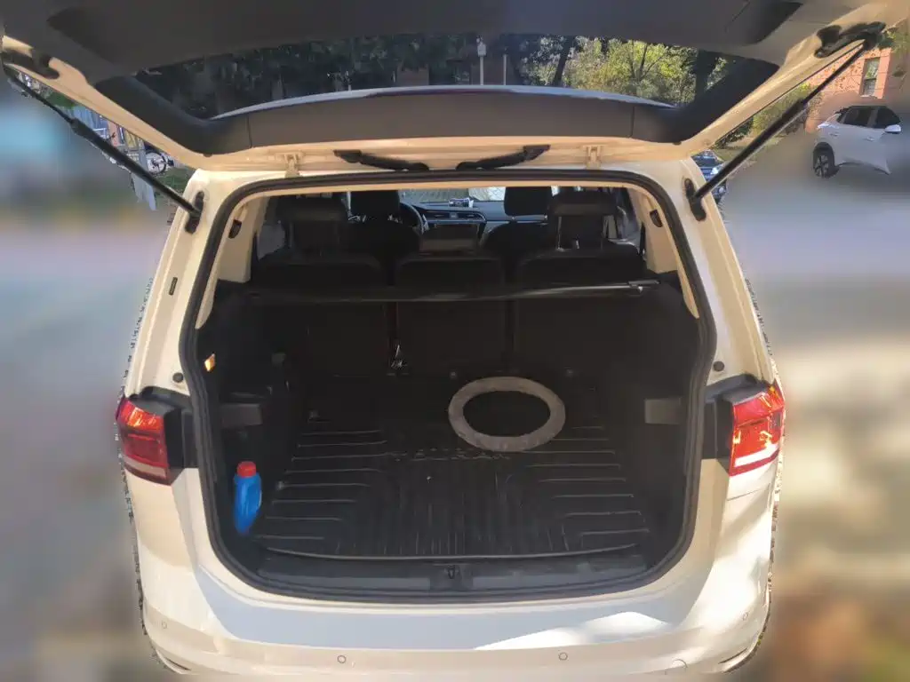 Volkswagen Touran — миниатюра 15