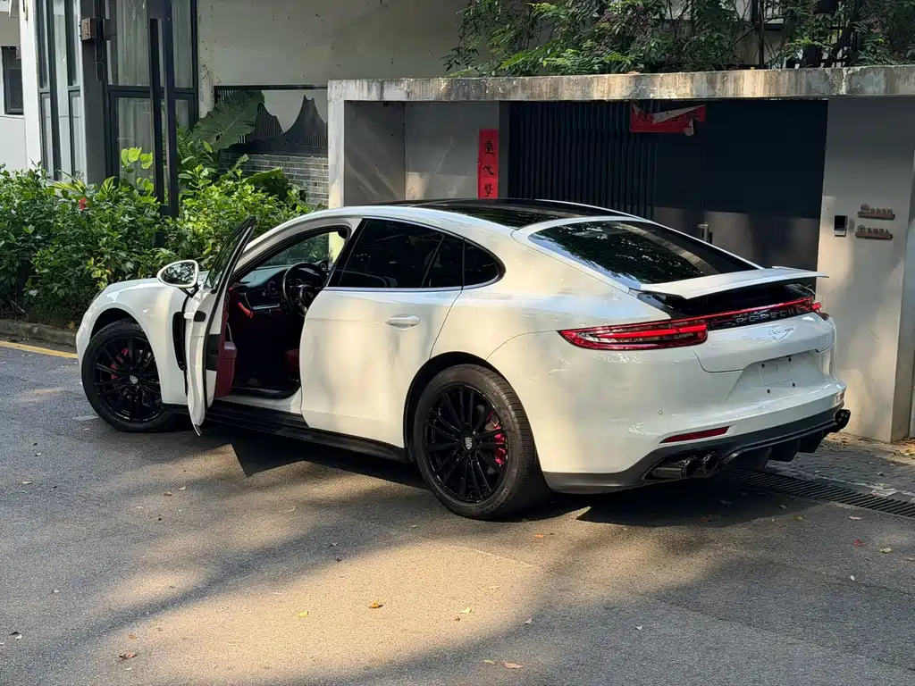 Porsche Panamera — миниатюра 9