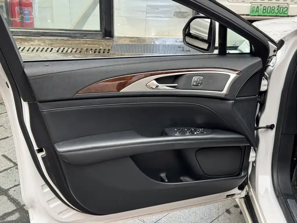 Lincoln MKZ — миниатюра 15