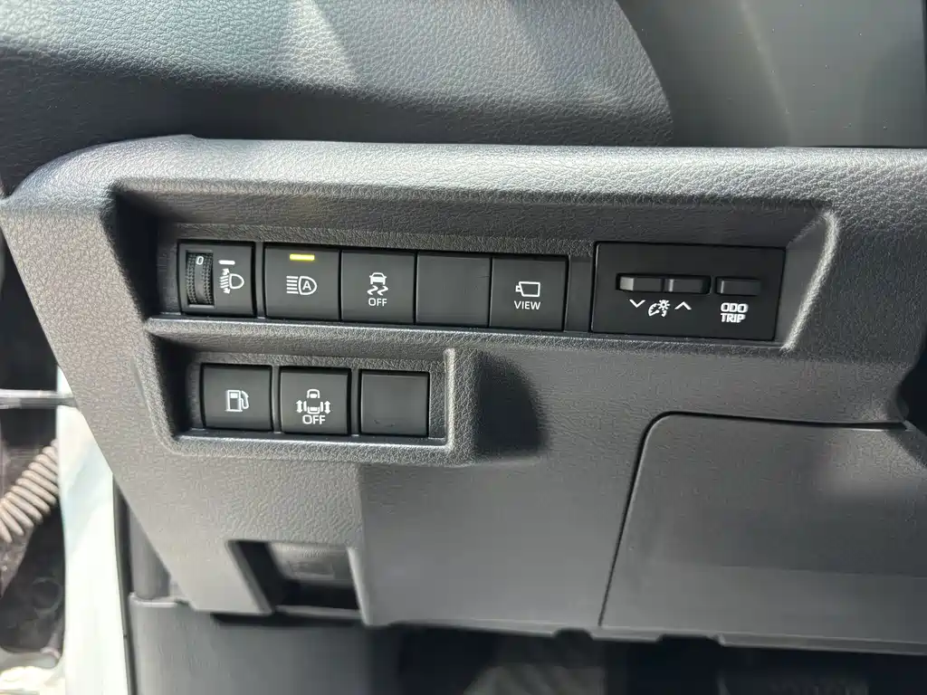 Toyota Granvia — миниатюра 14