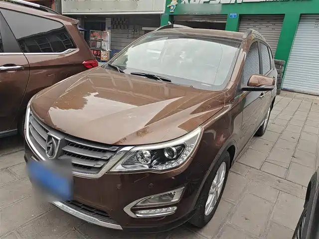 BAOJUN  560 2016