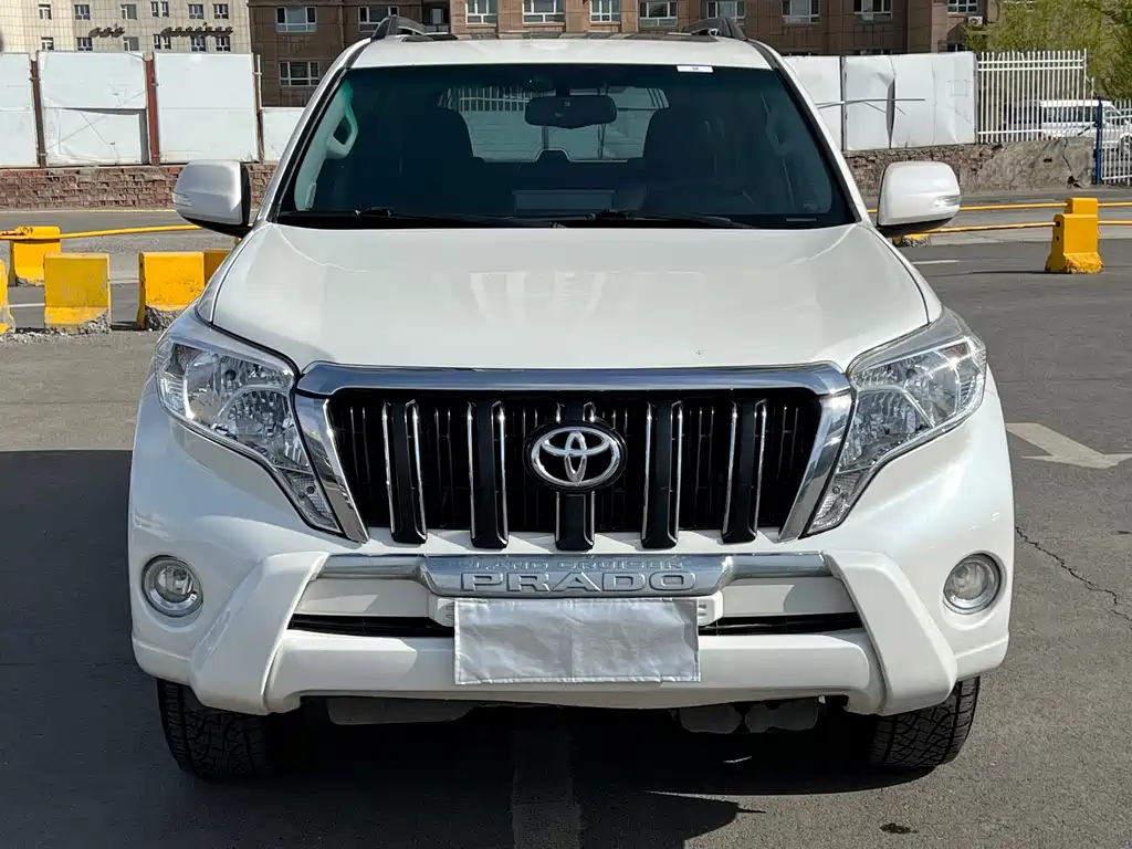 Toyota Land Cruiser Prado 2016 2.7L AT Standard