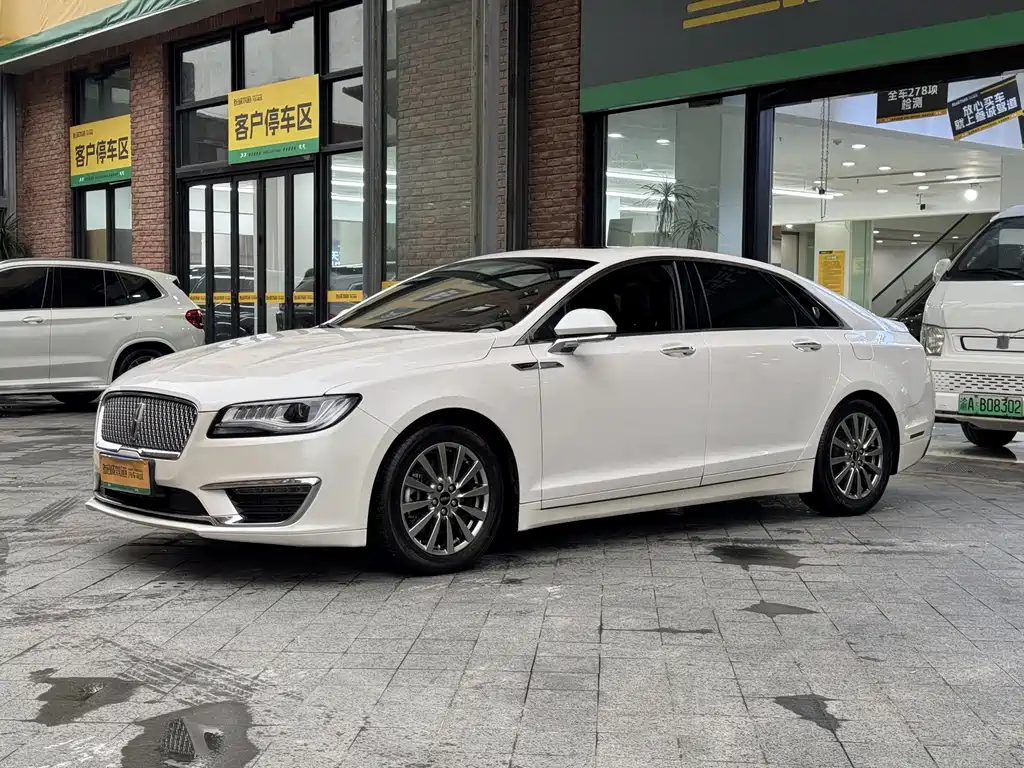 Lincoln MKZ — миниатюра 4