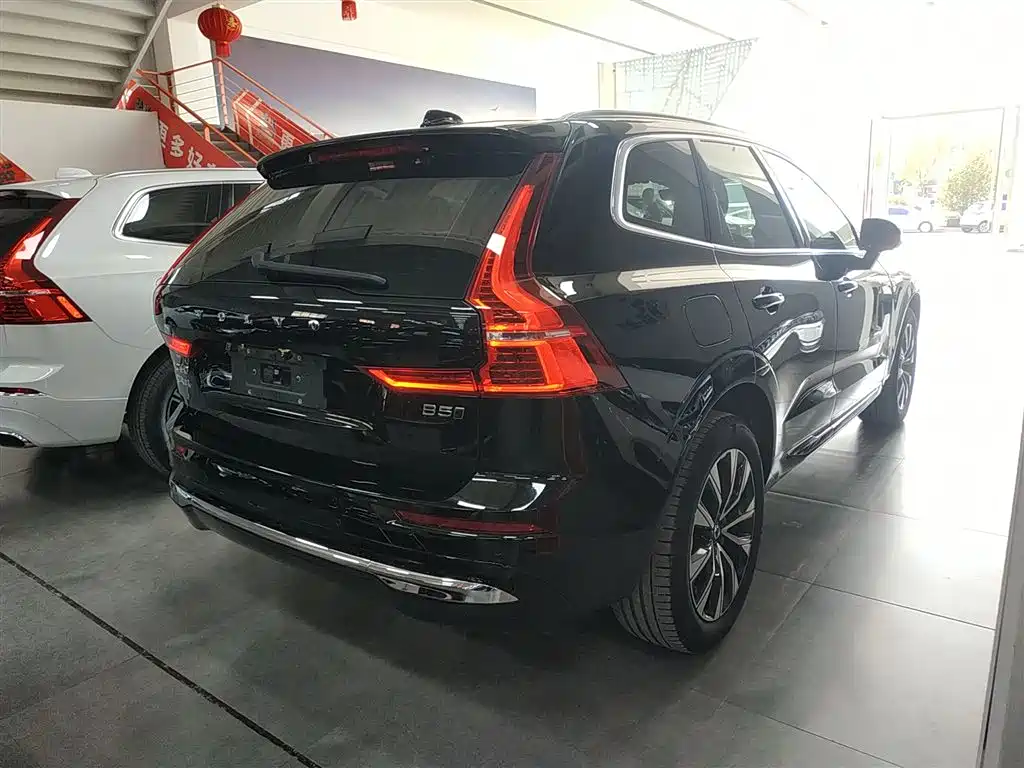 Volvo XC60 2024 B5 Luxury