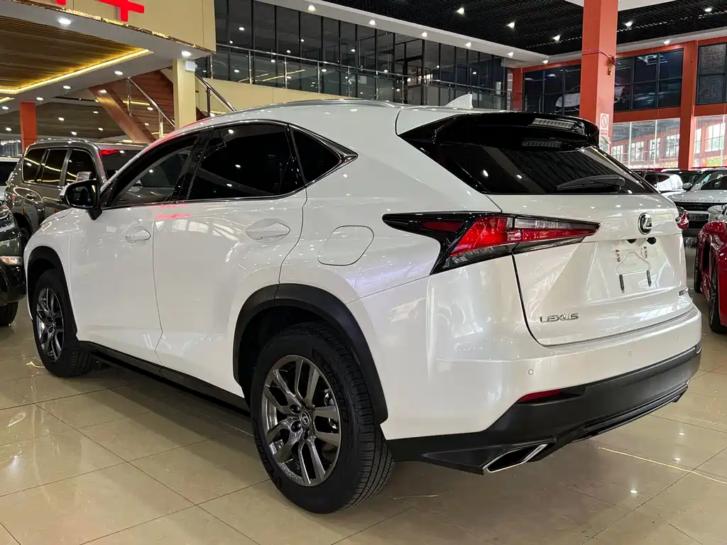 Lexus NX 2017 300
