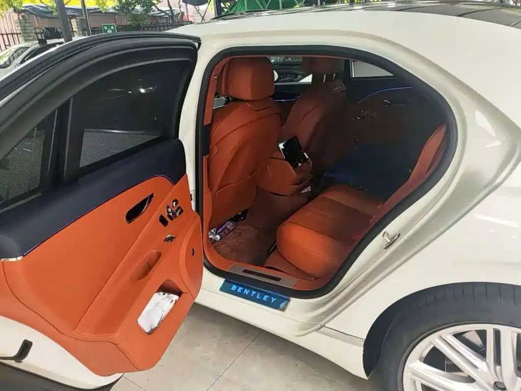 Bentley Flying Spur — миниатюра 7
