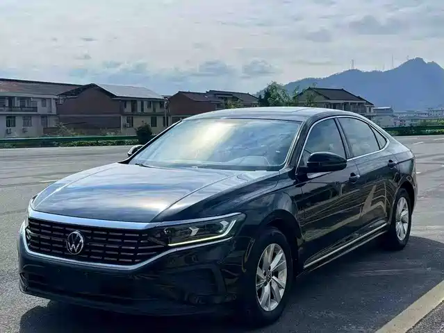 VOLKSWAGEN PASSAT 2022