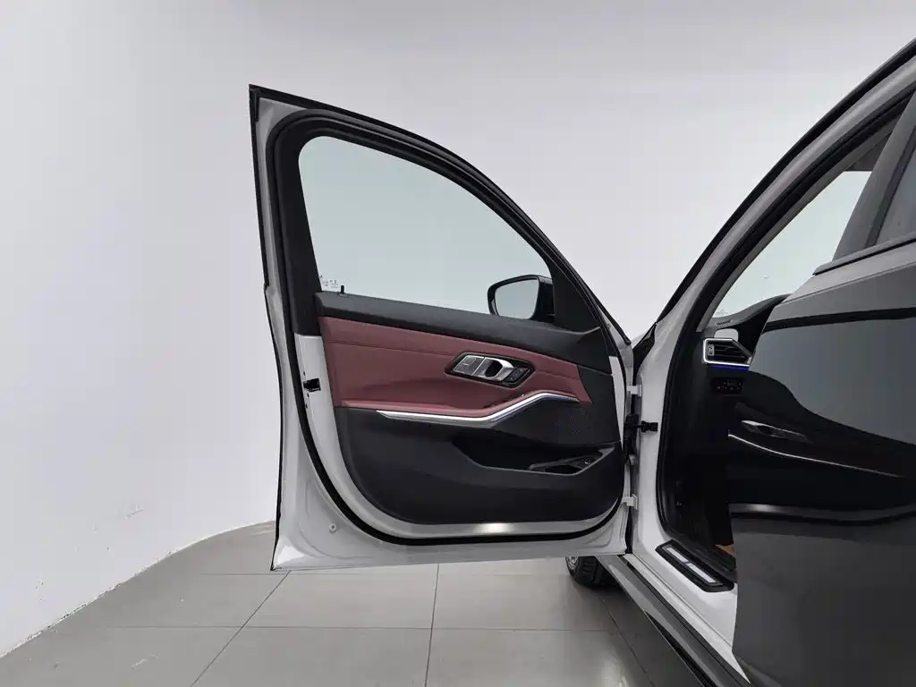 BMW 3 Series — миниатюра 8