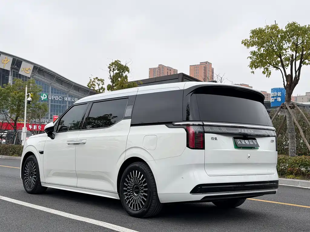 ZEEKR EXTREME KRYPTON 009