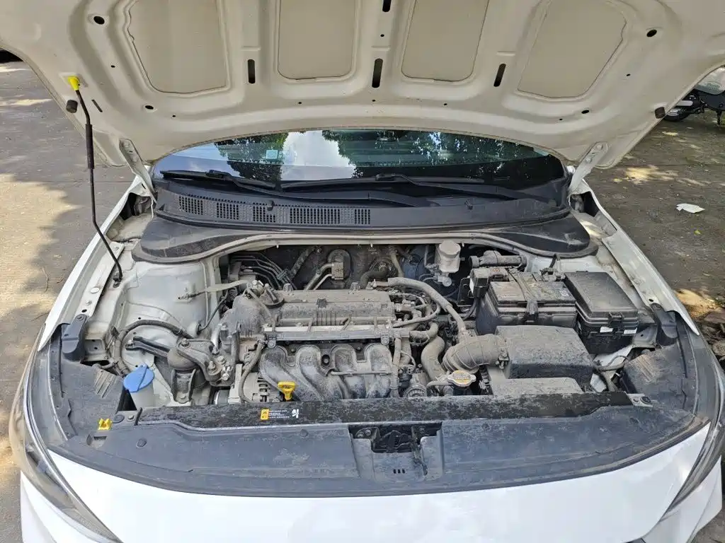 Hyundai Elantra — миниатюра 16