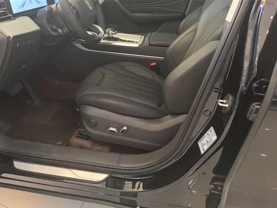 Hongqi HS5 2025 2.0T