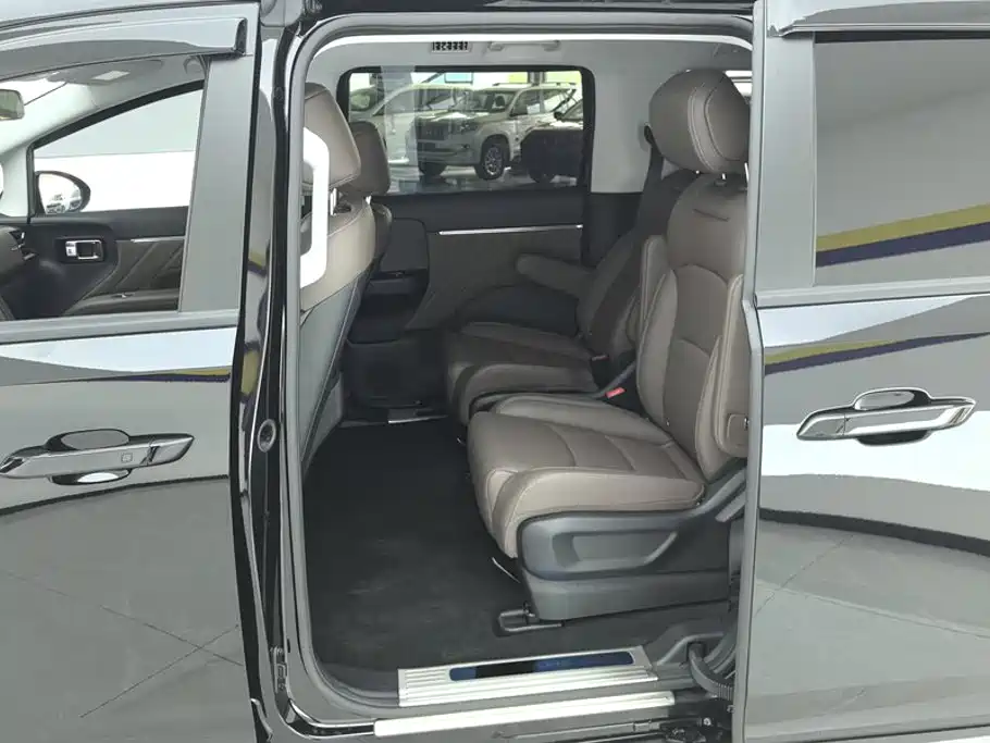 Wuling Xingguang 730 New Energy — миниатюра 11