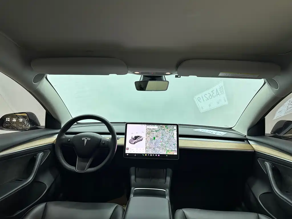 Tesla Model 3 — миниатюра 14